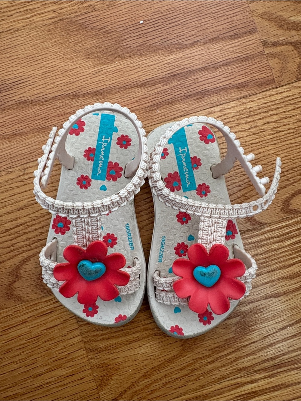 Ipanema Kids Cream Sandals with Red Flower and Blue Heart